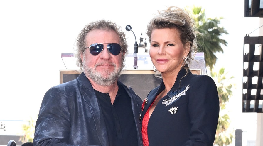 Sammy Hagar comparte cómo ha mantenido fuerte su matrimonio de casi 30 años