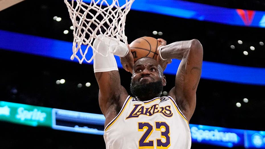 LeBron James opts out of Lakers contract two days after team drafts son Bronny, agent says thumbnail