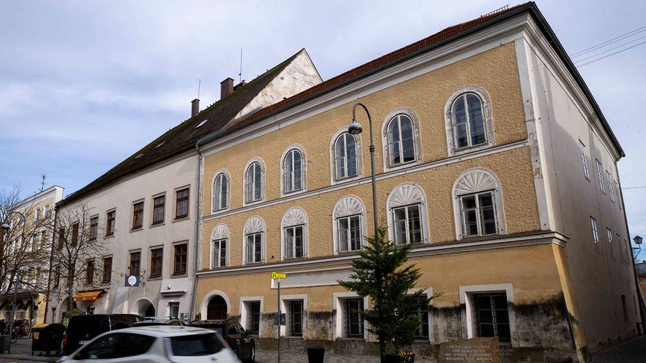 4 arrested for alleged Nazi tribute outside Hitler’s birthplace in Austria