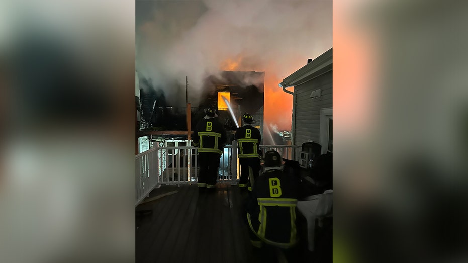 6-alarm Boston fire leaves 1 dead, several injured, neighbors fleeing for their lives
