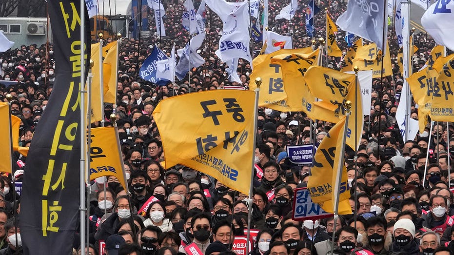 South Korean police raid incoming medical association leader’s office over prolonged strikes