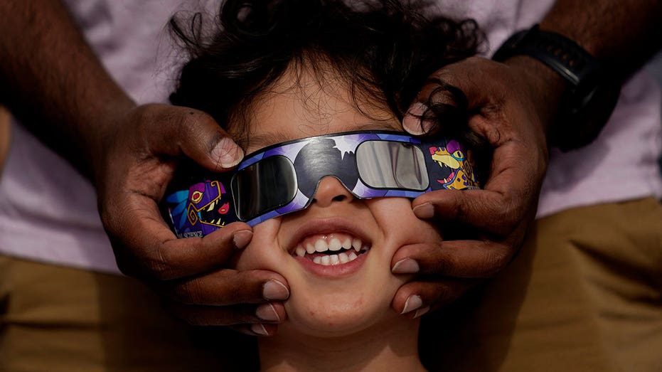 How to explain the solar eclipse to kids