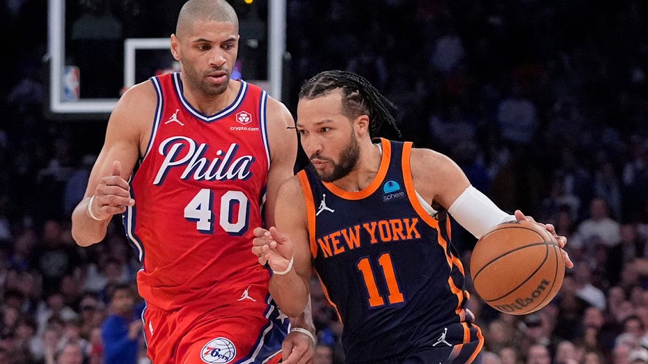 Knicks’ wild 6-point swing helps team to improbable Game 2 victory over 76ers