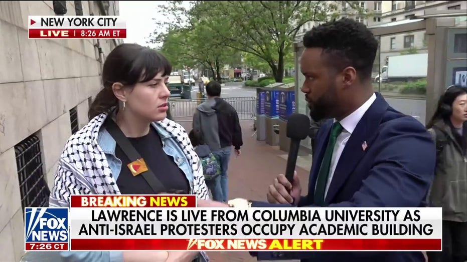 Anti-Israel protester claims Jewish students aren’t under threat, walks away when asked about Oct. 7