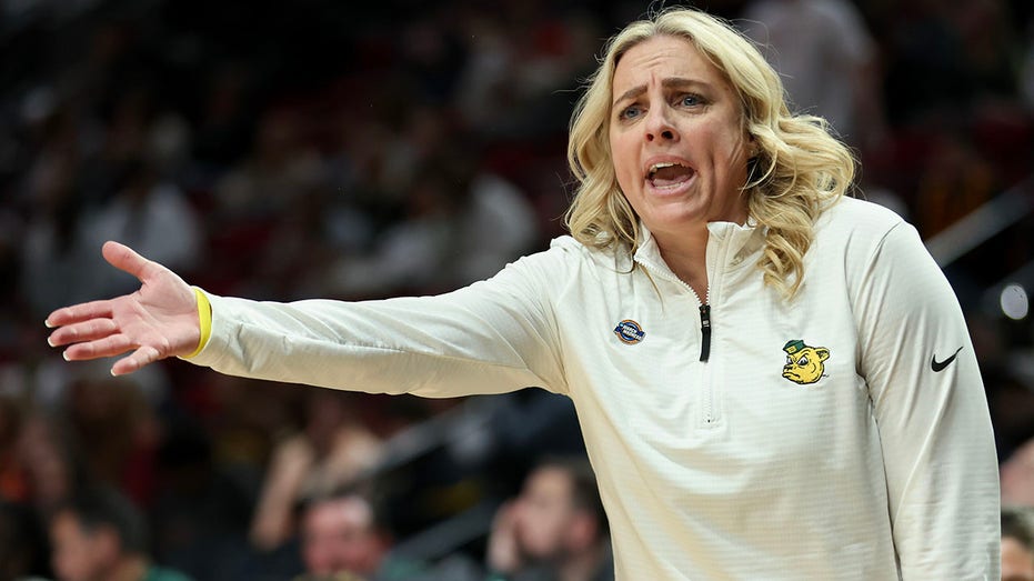 Baylor’s Nicki Collen pushes back on WaPo profile’s shot at women’s basketball program: ‘Nothing is withering’