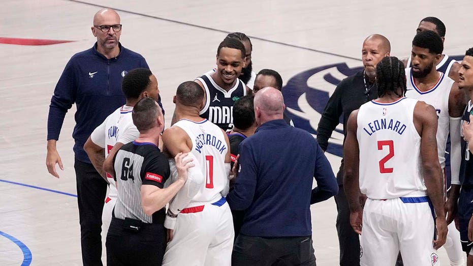 Clippers' Russell Westbrook, Mavericks' PJ Washington get into altercation in Dallas' Game 3 win