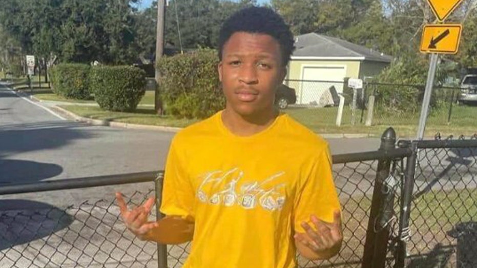 Florida teen dies from gunshot wound after friends ran from shooting without helping him: police