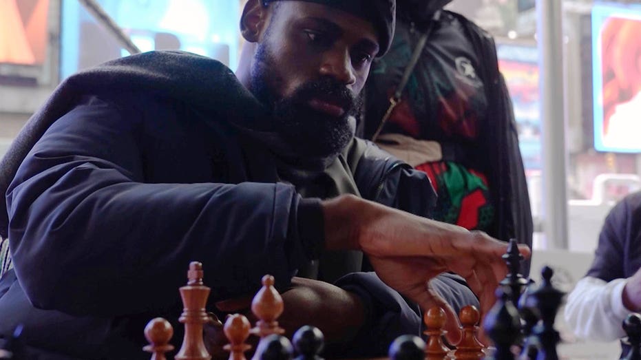 Chess champion in NYC attempts to break world record for longest chess marathon