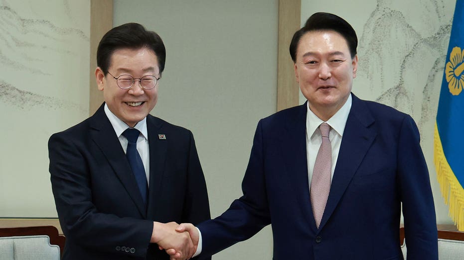 South Korean opposition leader pushes president to accept investigation of wife, top officials