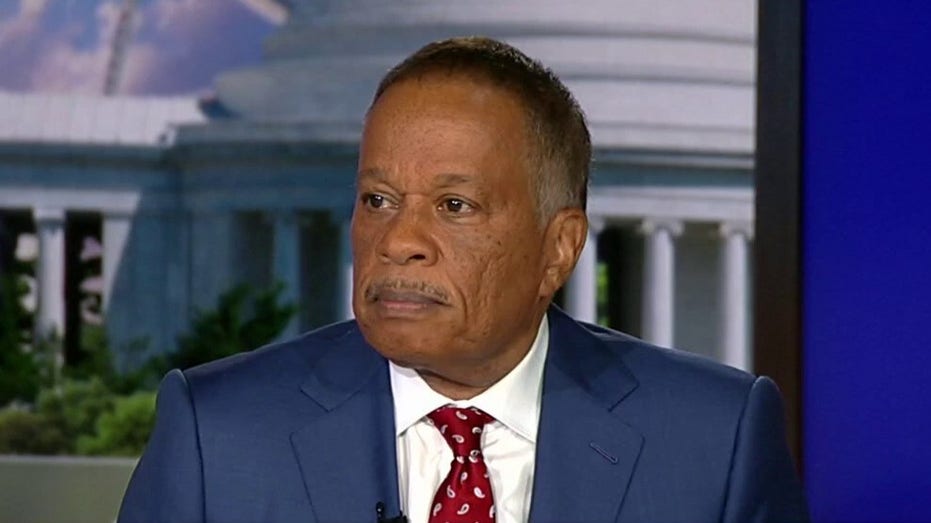 <div></noscript>Juan Williams responds to editor's charges of NPR bias: 'Insulated cadre of people who think they're right'</div>