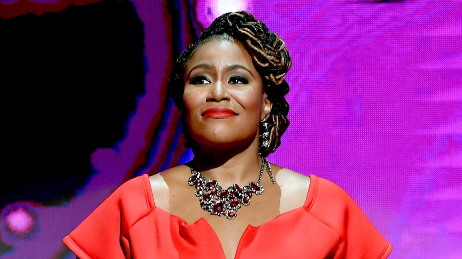‘American Idol’ alum Mandisa’s father says there are ‘no signs’ of self-harm amid ongoing death investigation
