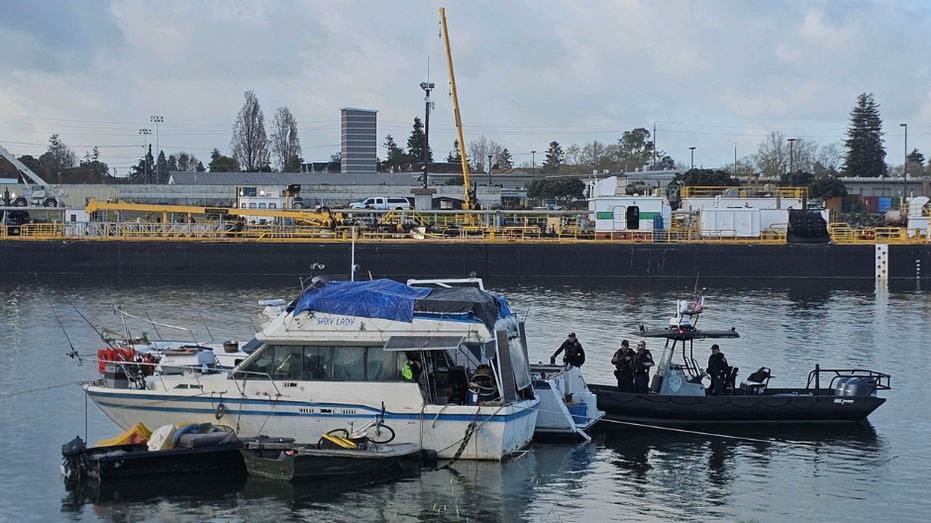 Police sink suspected San Francisco Bay bandits after seafaring pirates terrorize houseboats, yachts