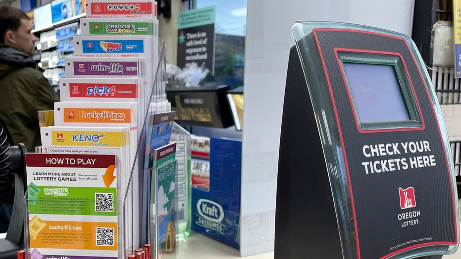 Oregon authorities to reveal winner of $1.3B Powerball jackpot