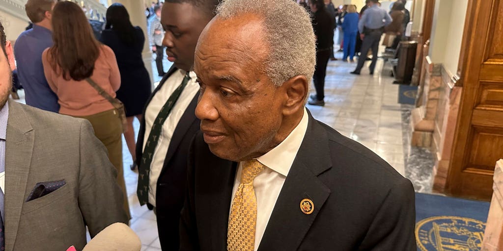 11-term Georgia Democratic congressman too old to be re-elected, critics say - Vimarsana News