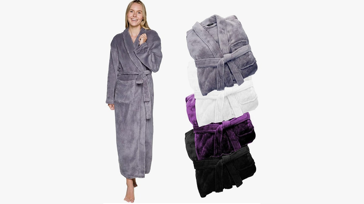 Pilihan jubah fuzzy Amazon ECOMM Hari Ibu