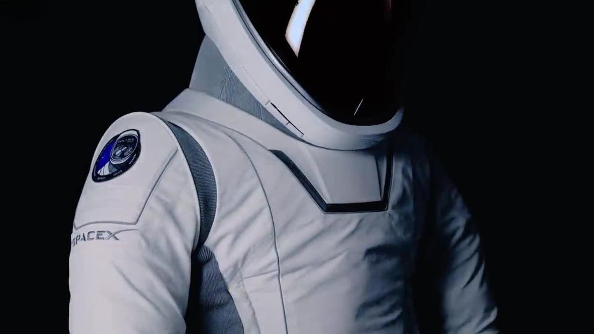 SpaceX suit 3