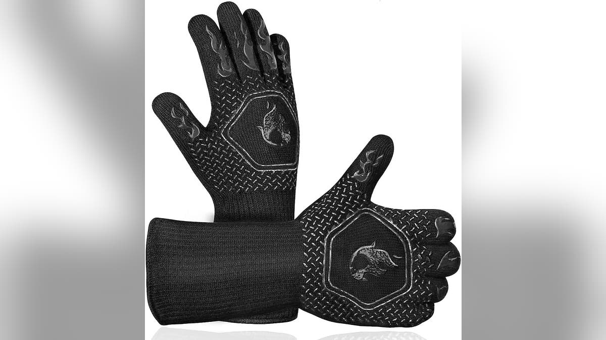 Easily take off hot items from your grill with a pair of grill gloves.?