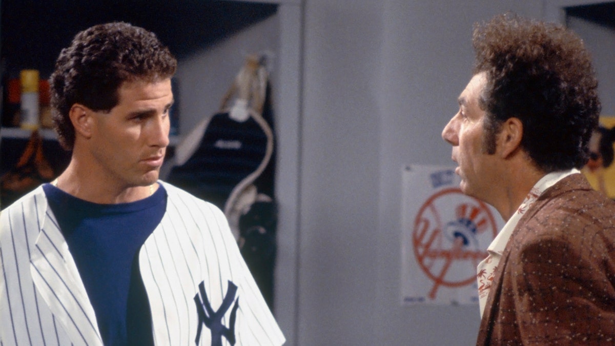 Paul O'Neill and Michael Richards on "Seinfeld"
