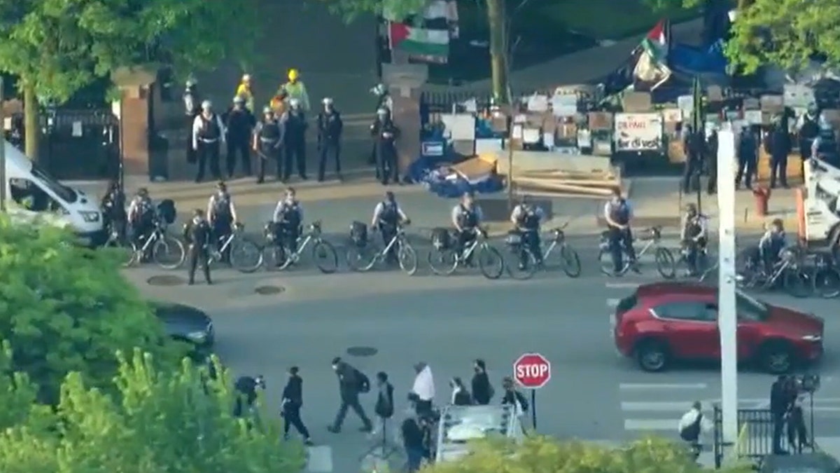 Police at DePaul encampment aerial view