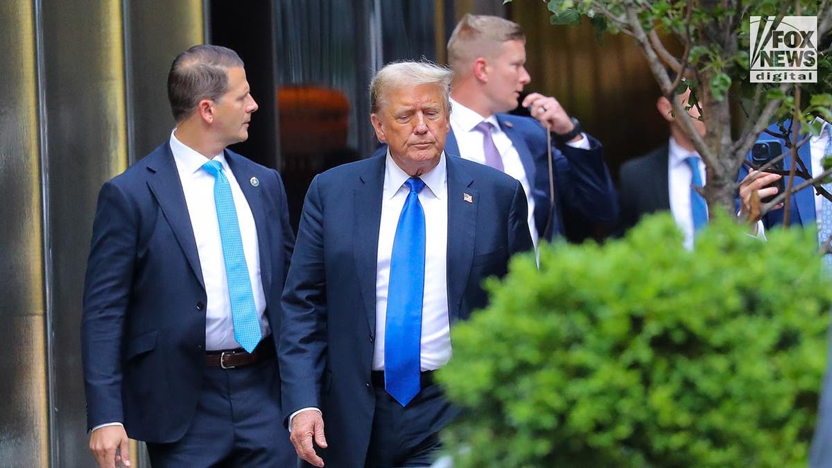 Donald Trump chega à Trump Tower após ser considerado culpado