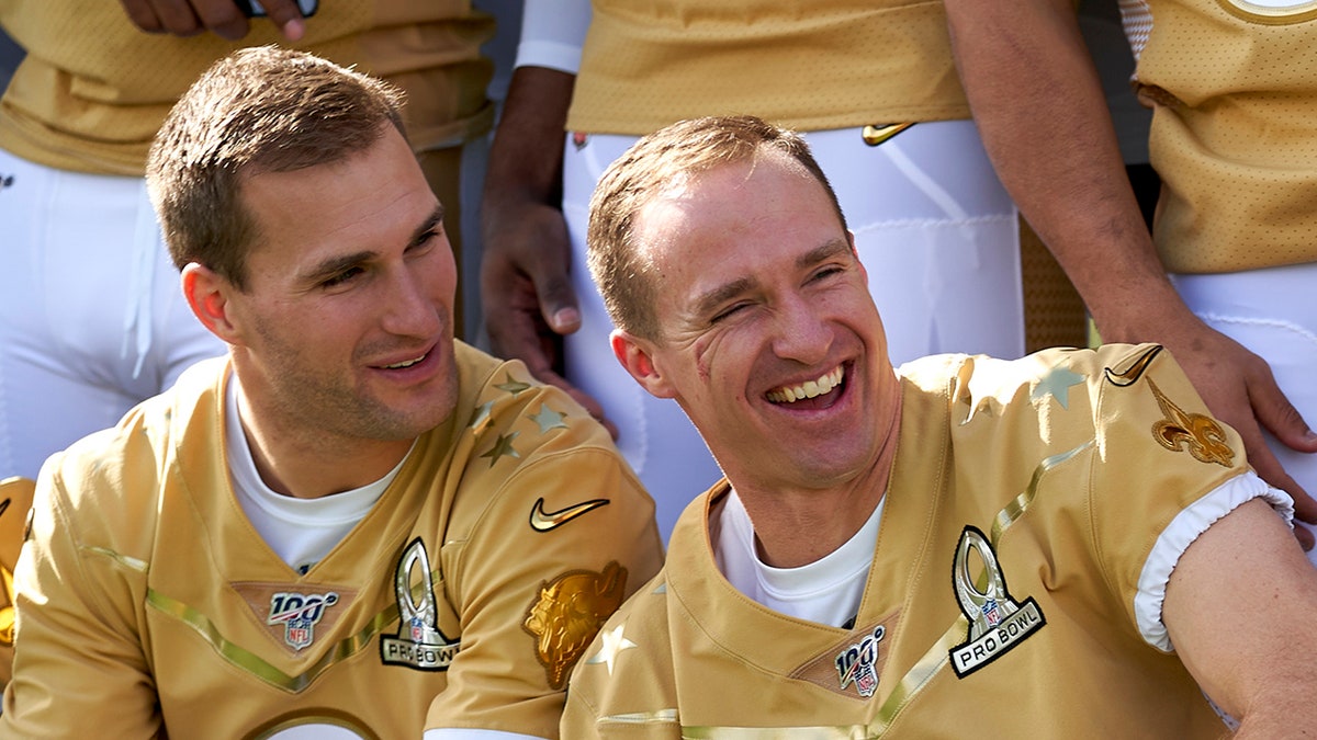Drew Brees and Kirk Cousins laugh at Pro Bowl