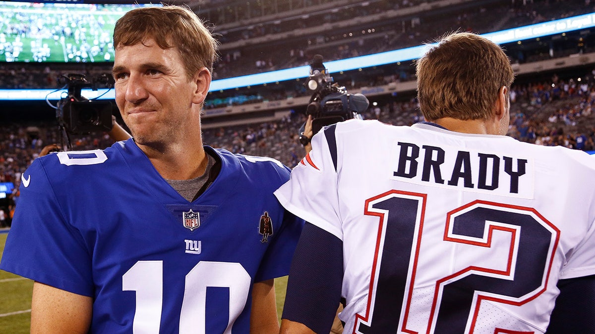 Eli Manning and Tom Brady in 2018 preseason