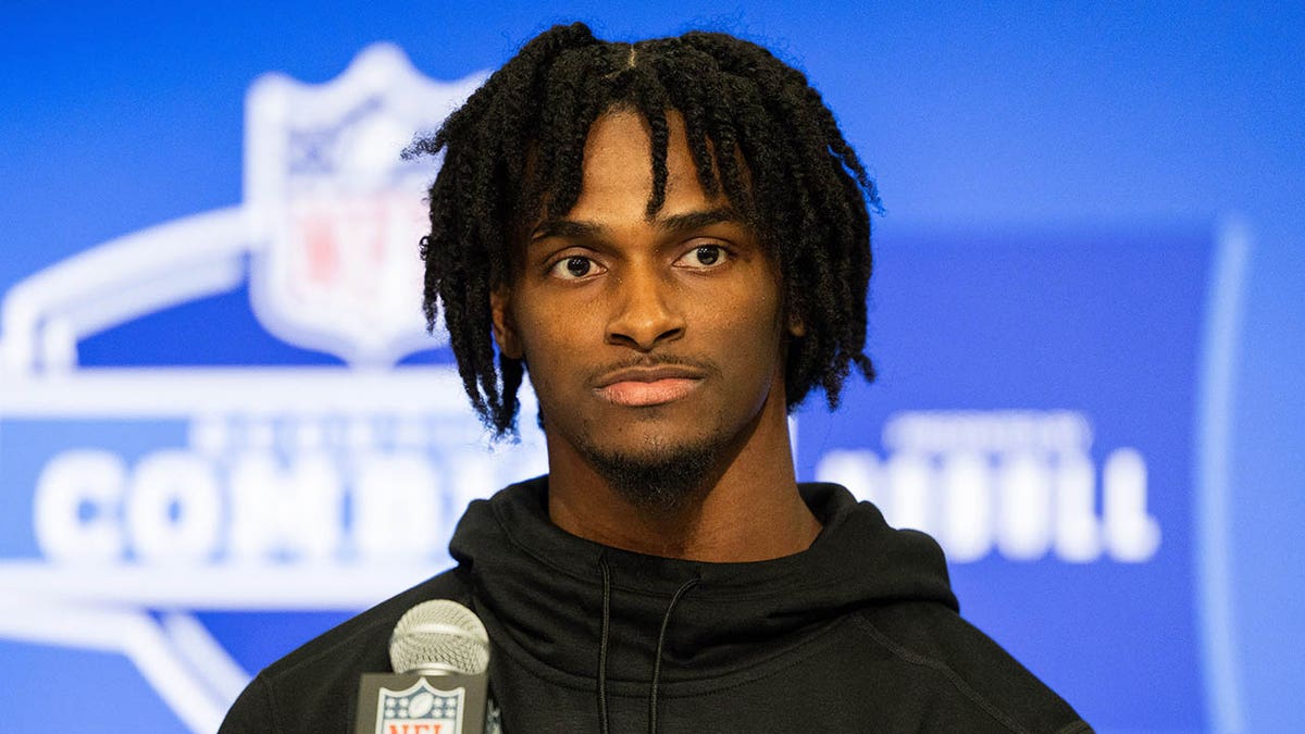 Lions rookie Ennis Rakestraw Jr makes good on childhood promise to grade school teacher | Fox News