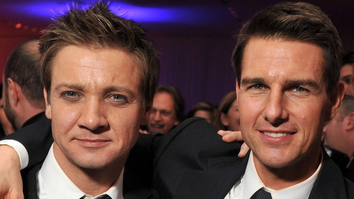 jeremy renner with tom cruise