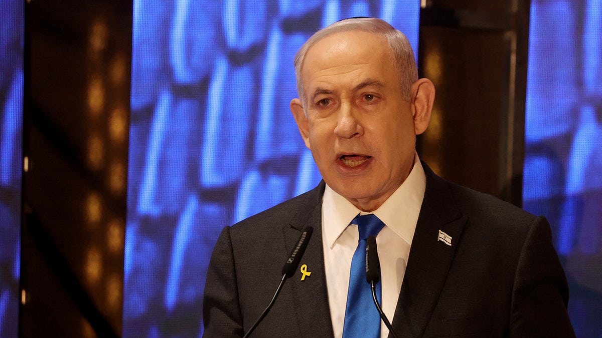Netanyahu speaks at soldiers' memorial