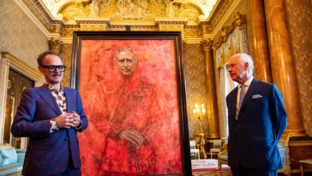 king charles and jonathan yeo at portrait unveiling