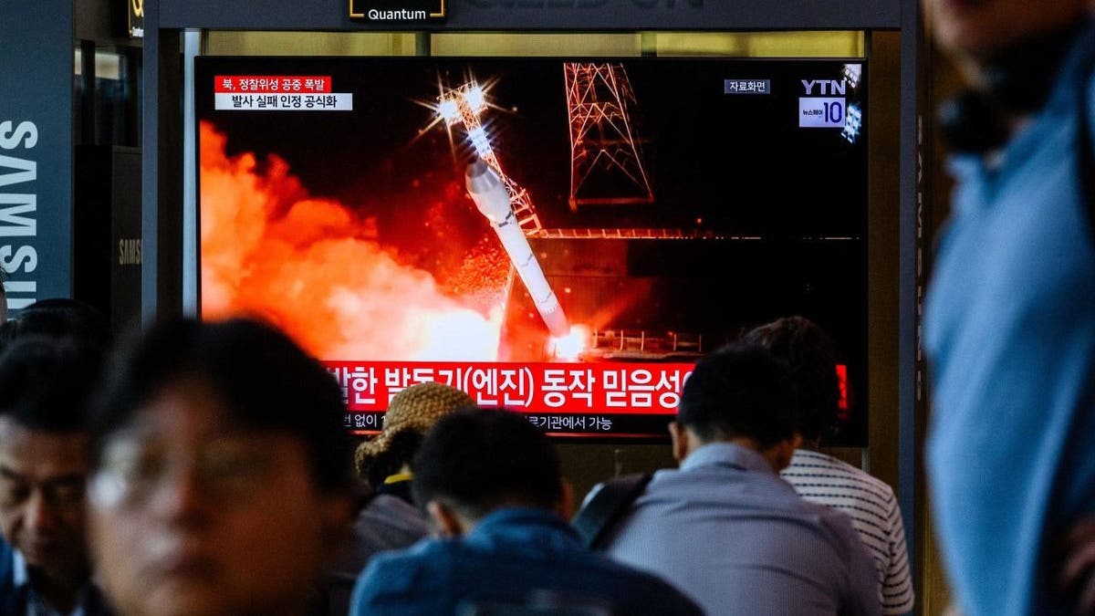 Corea del Norte lanza un satélite cohete