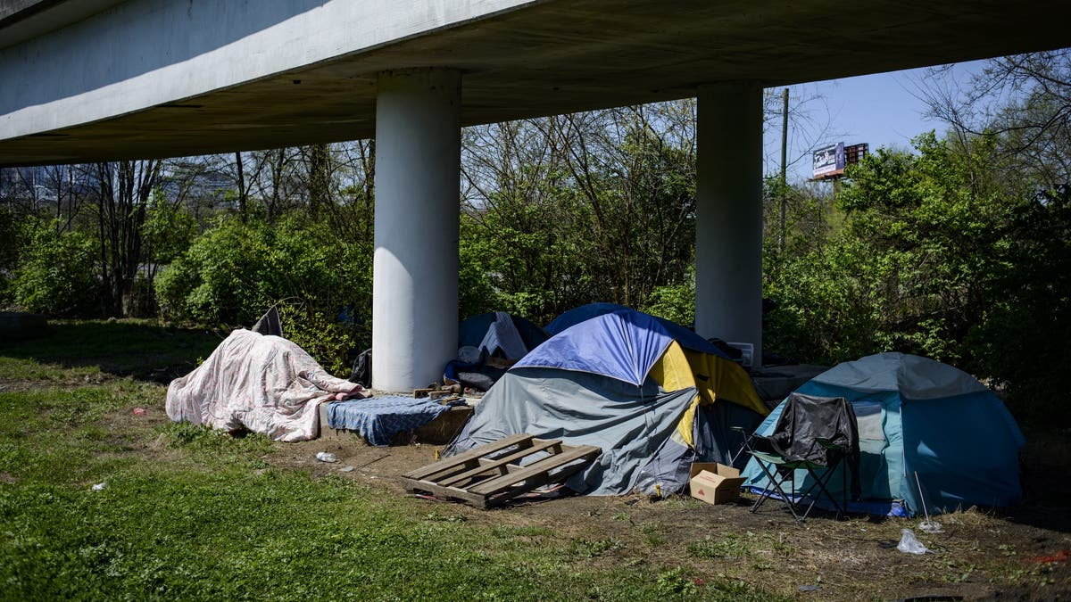 homeless tents in east nashville