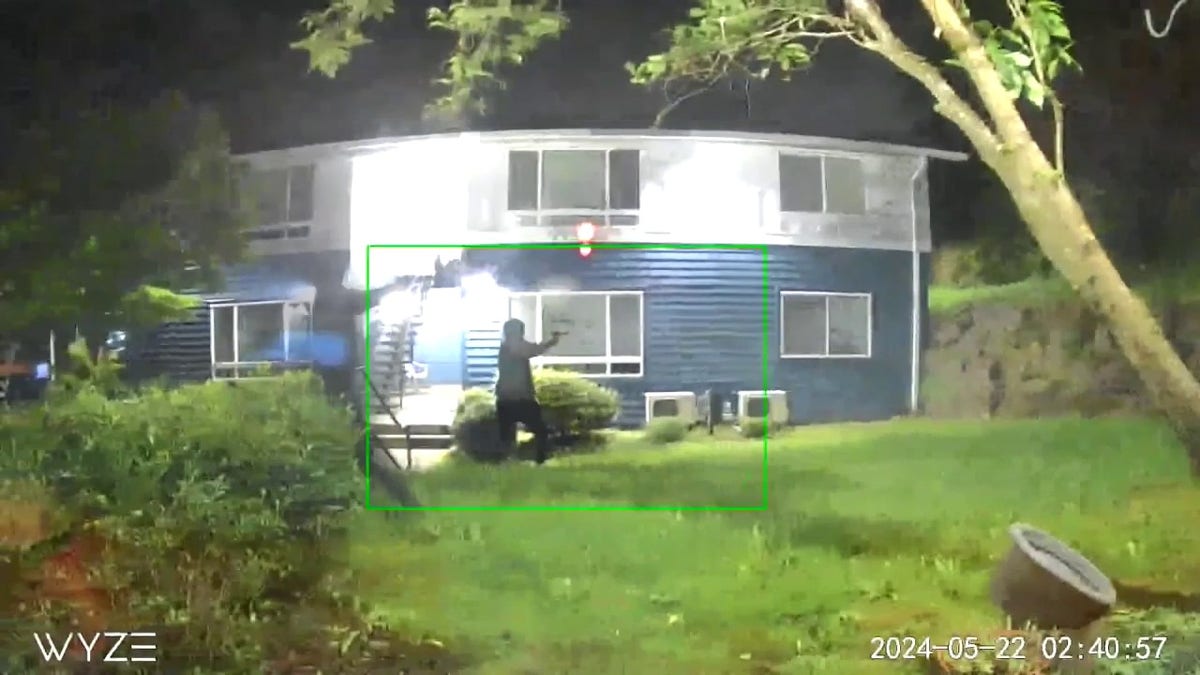 gunmen shooting at apartment building