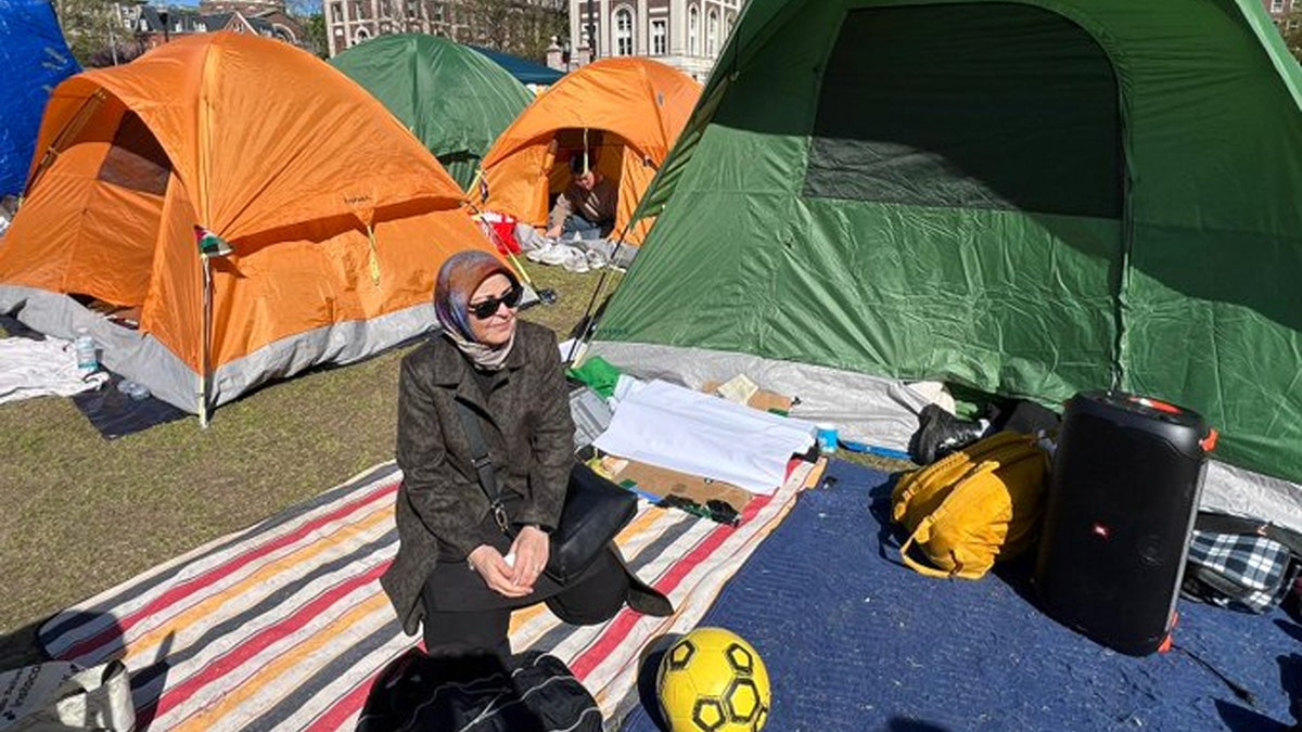 Nahla Al-Arian en el campamento de tiendas de Columbia