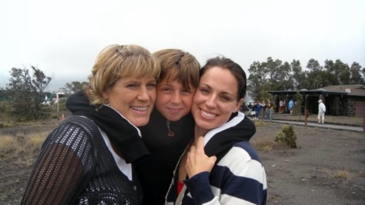 Nicole Saphier annesi ve oğluyla birlikte