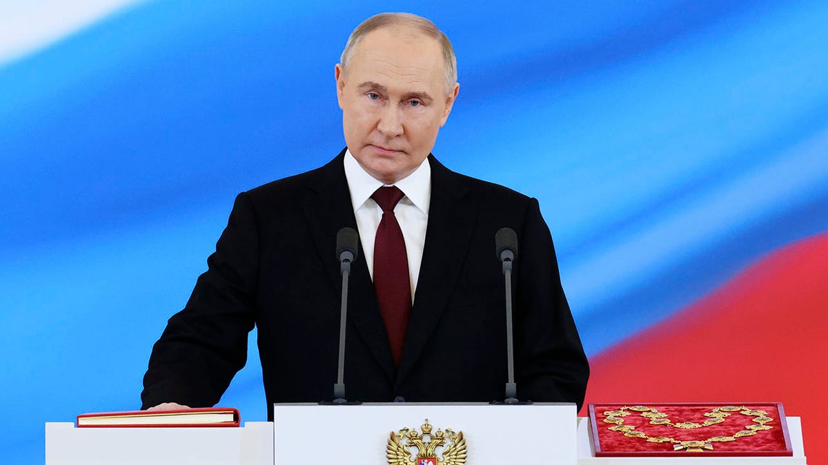 Putin sworn in again as Russia's president