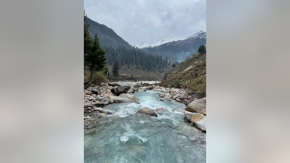 Missing Oregon survivalist, seeking enlightenment in ‘The Valley of Death,’ leaves behind a trail of questions Scenic view of the Parvati river