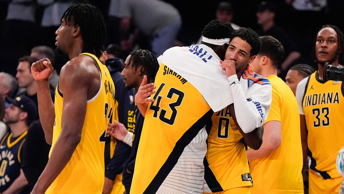 Pacers players celebrates