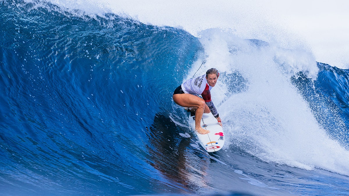 Bethany Hamilton surfing