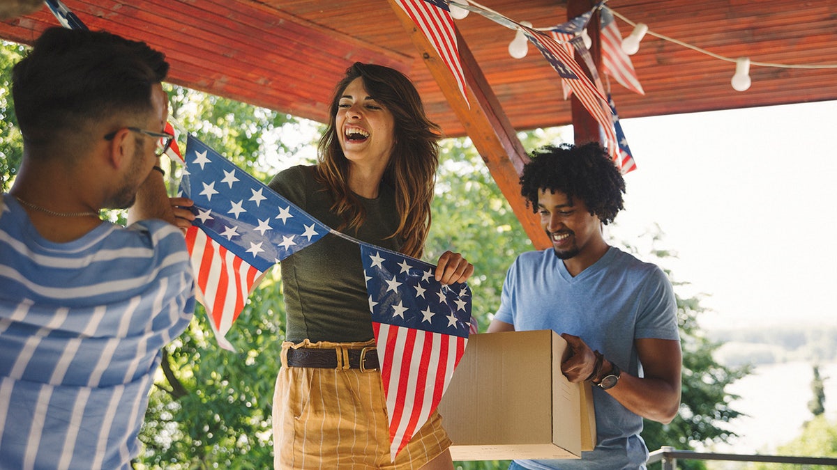 Celebrate the country's independence with a well-decorated party.
