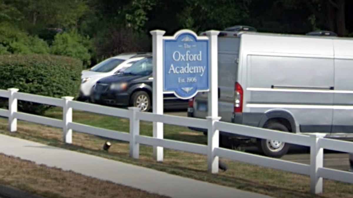 The Oxford Academy Sign on Boston Post Road