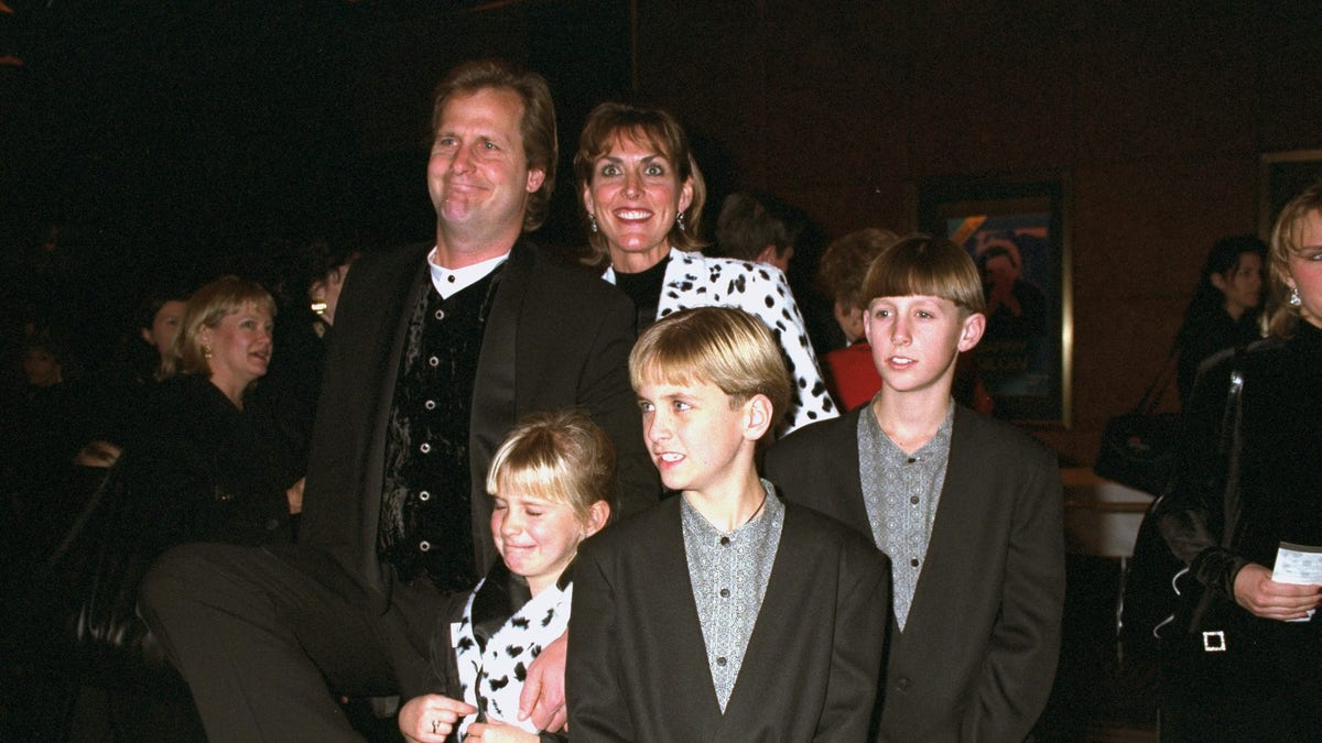 A photo of Jeff Daniels with family