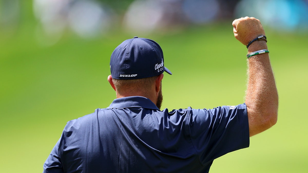 Shane Lowry raises fist