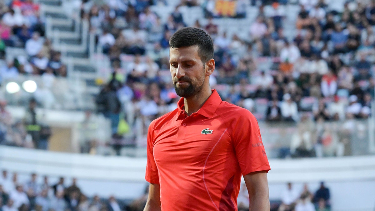 Novak on court