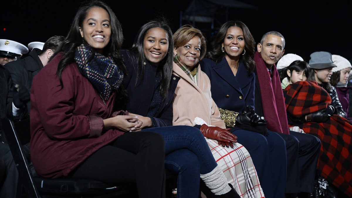 Malia Obama, Sasha Obama, mother-in-law Marian Robinson, first lady Michelle Obama and President Barack Obama