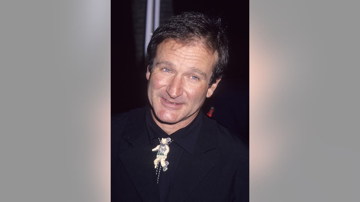 Robin Williams at the Mrs Doubtfire premiere