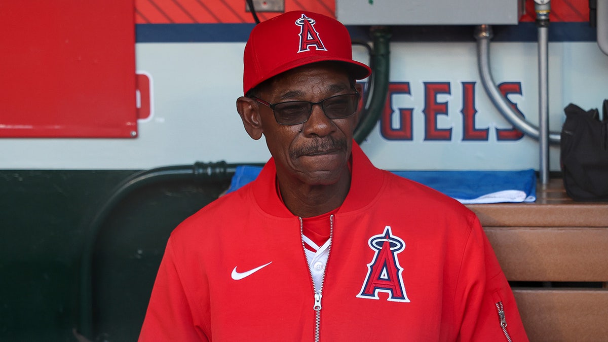 Ron Washington on the bench