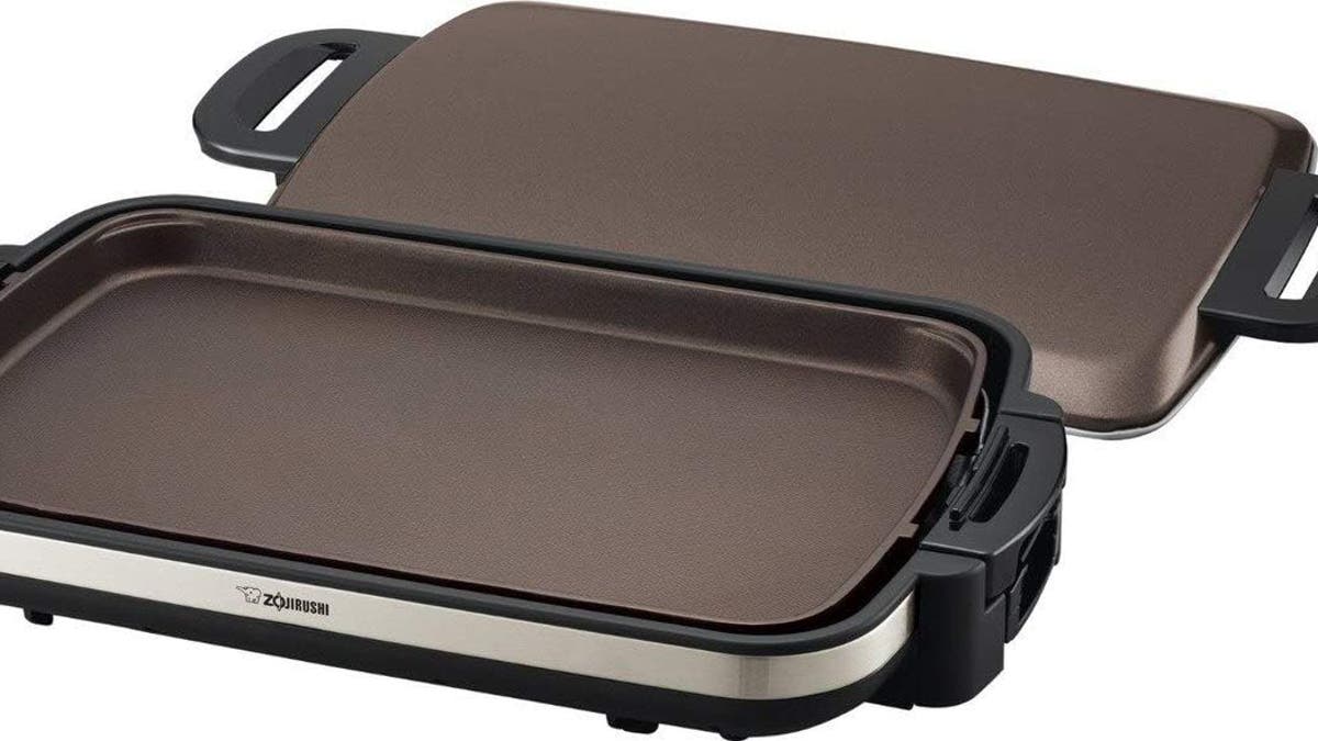 Cook breakfast quickly and evenly with this pan.
