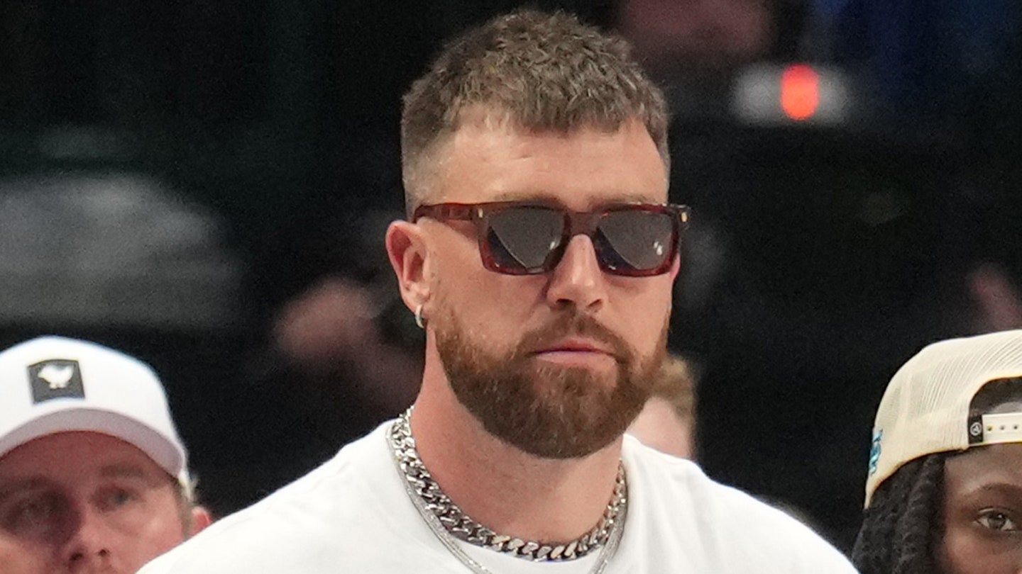 Chiefs' Travis Kelce Booed by Dallas Mavericks Crowd at NBA Playoff Game