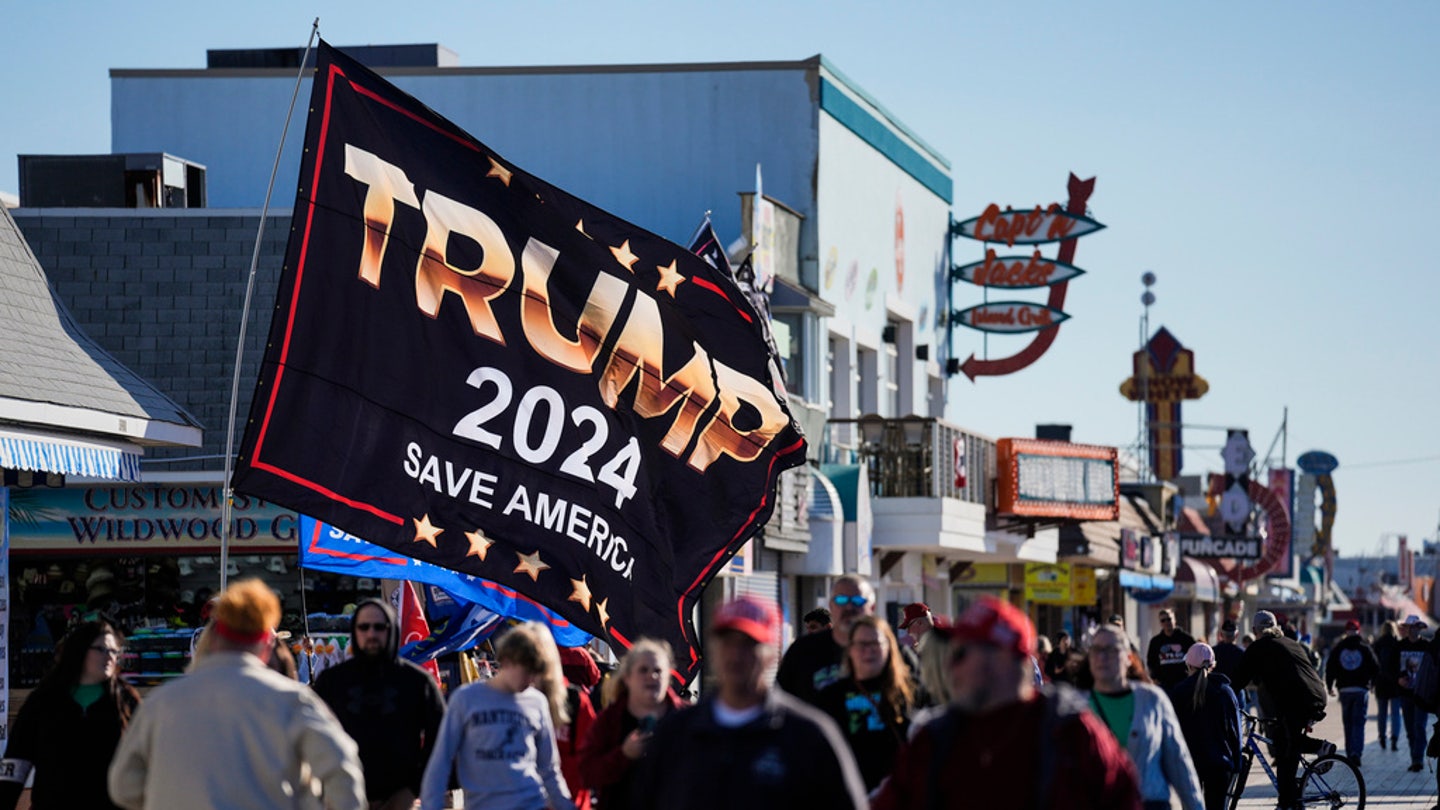 Trump Rallies Supporters in New Jersey, Draws Record Crowd